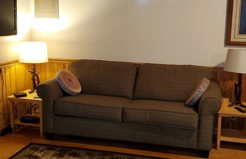 Elkins Haus | Riverside Retreat