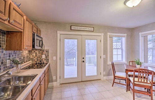 Lakeview Wohnung | Riverside Studio: Trophy Trout Fishing On-Site