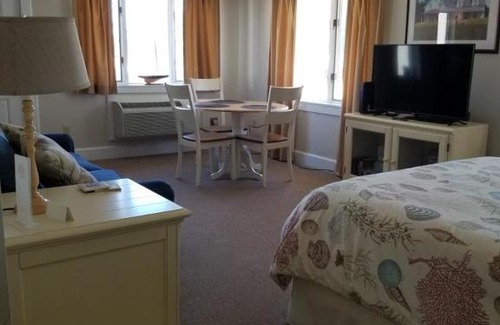 Edgecomb Wohnung | Riverside with balcony Sheepscot Harbour Vacation Club Studio #215