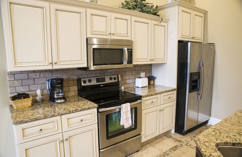 Gladwin Hotel | Riverwalk Place Resort & Spa