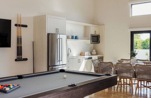 Bermuda Dunes Haus | Riviera – Lazy River Pool, Pickleball, Game Room!