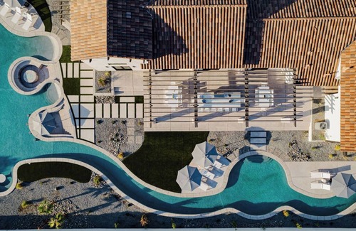 Bermuda Dunes Haus | Riviera – Lazy River Pool, Pickleball, Game Room!