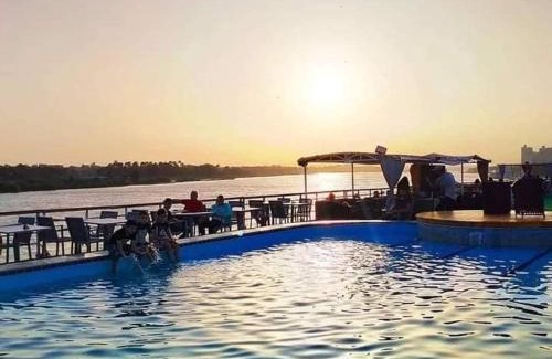 Cairo Bootsverleih | Riviera Nile Cruise ريفيرا نايل كروز