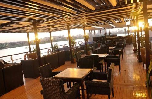 Cairo Bootsverleih | Riviera Nile Cruise ريفيرا نايل كروز