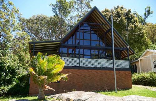Bar Point Haus | Riviera on Hawkesbury An island style escape