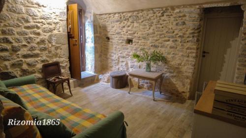 Omales Haus | Rizomia 1865