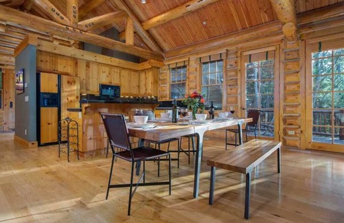 Teton Village Kabine | RMR: Teton Village Granite Ridge: Gemütliche 2-Br-Hütte in der Nähe von Pisten + Freier Spaß!