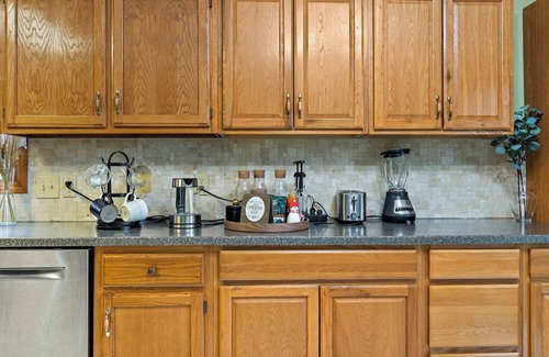 Columbus Haus | Roadmap Lodging: Garden Oasis by Cedarcrest