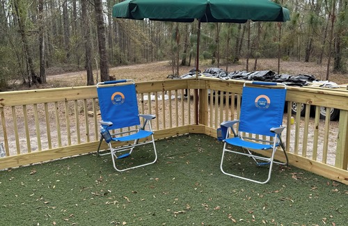 Mayo Haus | Robbins Nest 1 is a cozy RV with 1 bedroom in fantastic Mayo, FL.