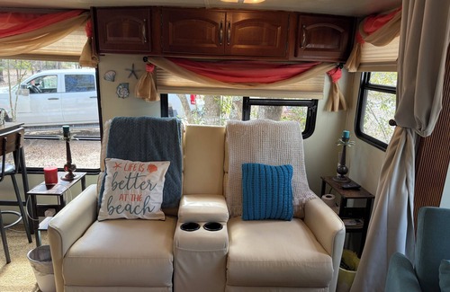 Mayo Haus | Robbins Nest 1 is a cozy RV with 1 bedroom in fantastic Mayo, FL.