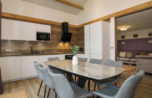 Kingswood Hütte | ROBIN GOCH, pet friendly, character holiday cottage in Garthmyl