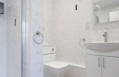 Offerton Haus | Robins Perch