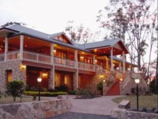 Merimbula Haus | Robyn's Nest Lakeside Resort