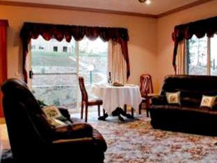 Merimbula Haus | Robyn's Nest Lakeside Resort