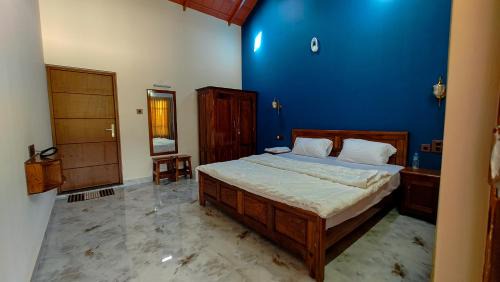 Somvarpet Haus | Rock Edge inn