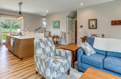 Rock Hall Haus | Rock Hall Retreat with Balcony Near Park and Marina!