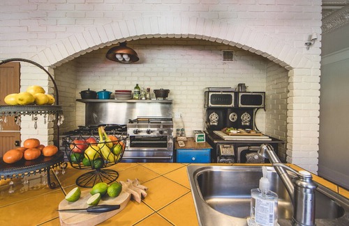 Bisbee Haus | Rock n Roll themed rooms, built in 1906