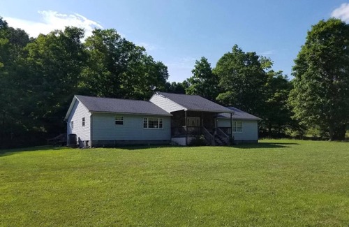 Kirby Haus | Rock Oak Ranch 100 mountain acres full house