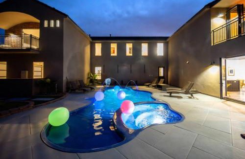 Hurricane Haus | Rock Palace at Sand Hollow