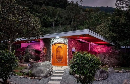 Rivas Haus | Rocka Verde Retreat