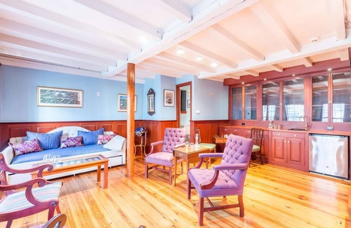 Marblehead Haus | Rockmere Inn