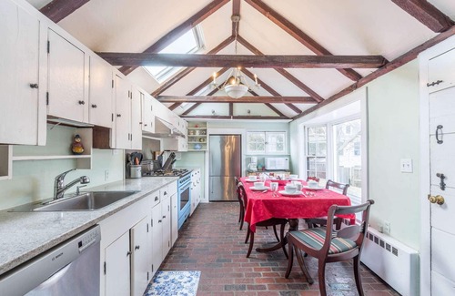 Marblehead Haus | Rockmere Inn