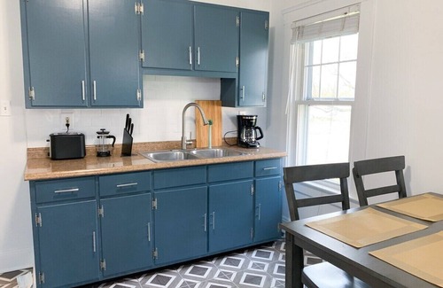 Kamm's Corners Wohnung | Rocky River Near Airport Apartment - 2nd floor