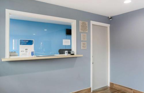 Milford Hotel | Rodeway Inn Milford