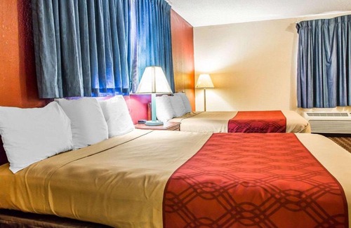 Holiday City Hotel | Rodeway Inn Montpelier