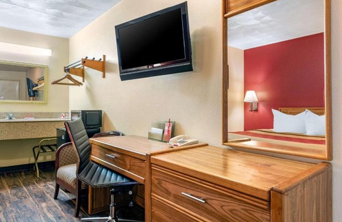 Octa Hotel | Rodeway Inn