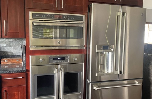 Big Rapids Haus | Rogers Pond Luxurious & Romantic Getaway