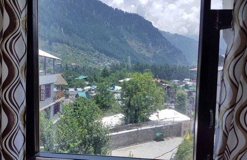 New Manali Hotel | Roman Reigns situated at the beautiful hills of manali