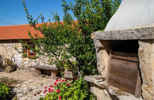 Alqueidao da Serra Haus | Roman Road House