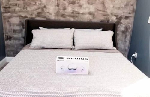 Eureka Springs Kabine | Romantic and Luxurious Glamping Dome in Eureka Springs, Equipped with an Indoor Hot Tub Perfect for a Weekend of Relaxation