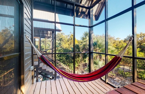 Surfside Kabine | Romantische Cabana, Strandspaziergang, private Veranda mit Fliegengitter und Hängematte