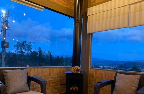 Chiquinquira Wohnung | Romantic cabin with city view, 10 min from downtown
