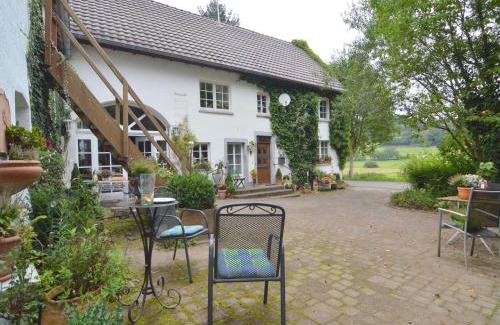 Immerath Wohnung | Romantic Eifel Hideaway, cleaning included