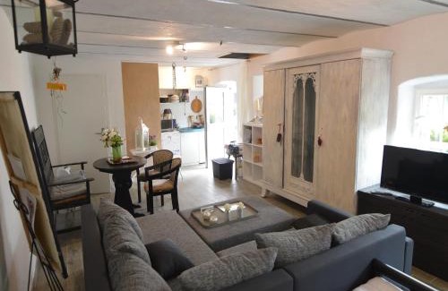 Immerath Wohnung | Romantic Eifel Hideaway, cleaning included