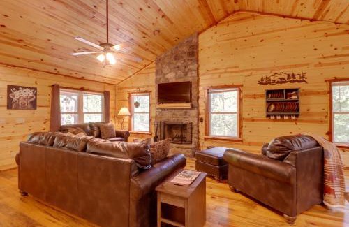 Mountain View Haus | Romantic Mountain View Cabin Rental Near Downtown!