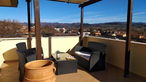 Lidarno Wohnung | Romantic Penthouse with view over the Umbrian hill