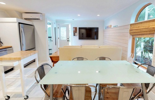 Downtown Historic District Haus | UmmerSommerwochenenden 20% RABATT💲 Romantischer Geheimgarten .5 Meile bis DT - Strand 3 Meile