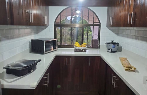 Roble Haus | Romantic Rustic Villa in the Mountains 30 Minutes from The airport .