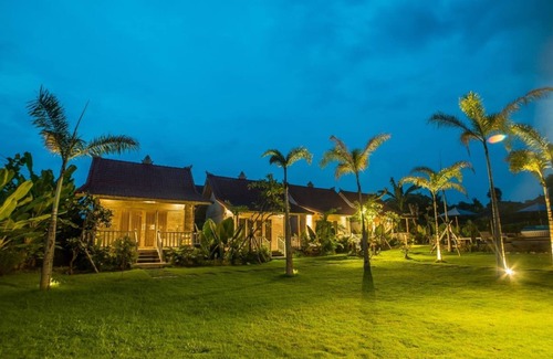 Mushroom Bay Hütte | Romantisches Holzhaus in Nusa Lembongan, Strand zu Fuß erreichbar