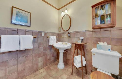 Sutter Creek Hotel | Romantic Victorian Getaway The Fox