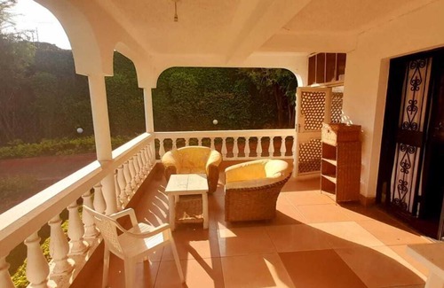 Kitisuru Hütte | Romantic villa with private balcony — 5 min from village market !