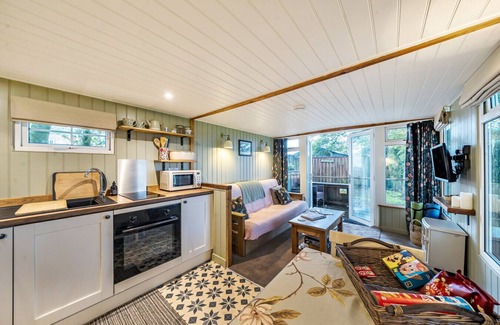Newton-on-Rawcliffe Haus | Romantic woodland cabin with private hot tub and moorland views