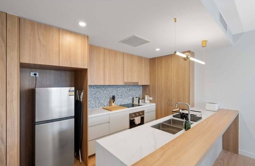 Kangaroo Point Wohnung | The Roocrest - Kangaroo Point Brand New LUX 2BR *Parking/Netflix*