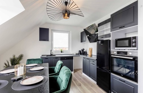 Rheda-Wiedenbruck Wohnung | Roof-Suite 02 I Aufzug I BBQ I WiFi I Balkon I TV