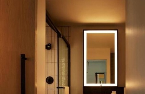 Downtown Atlanta Hotel | Rooftop Bar Onsite! Skyline View w/ Captivating Atmosphere! Parking Available!