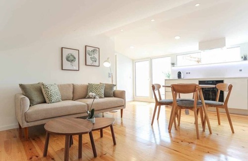 Principe Real Wohnung | Rooftop Flat With Terrace & Amazing Sunset Views!
